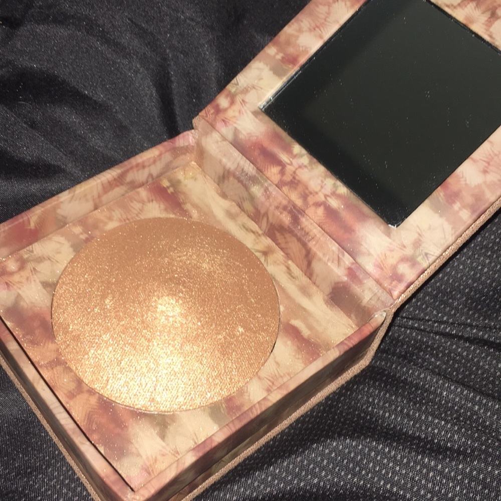 Urban Decay NAKED ILLUMINATED